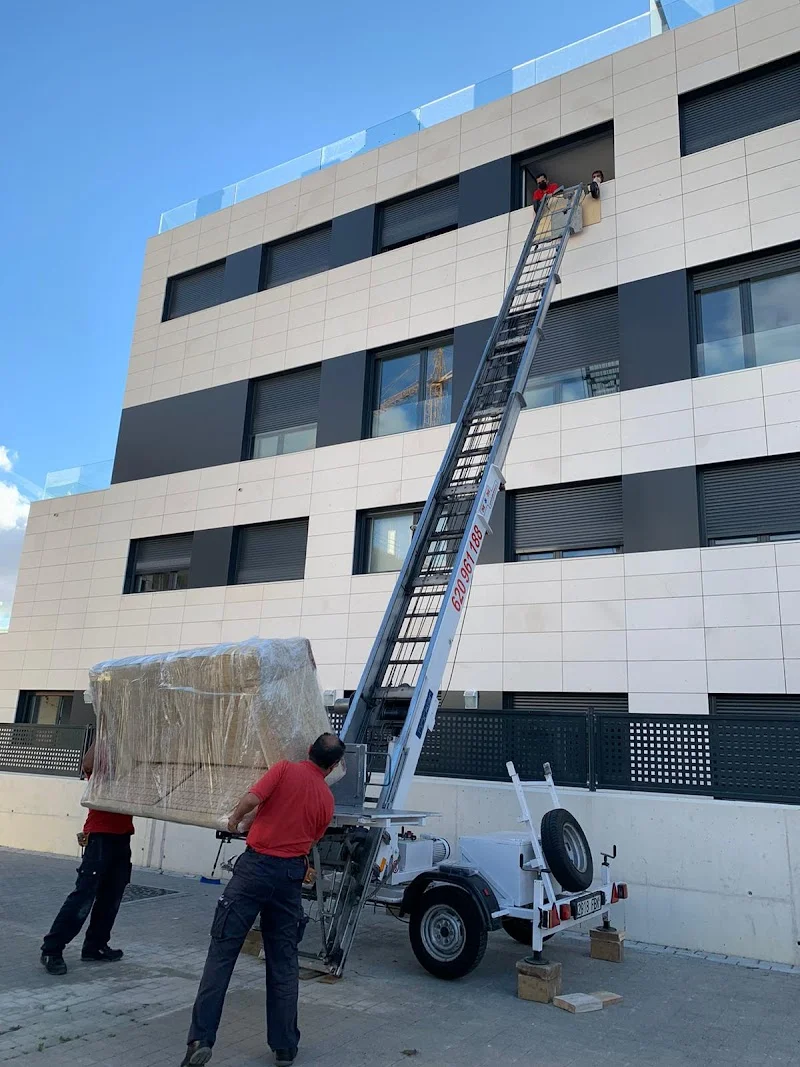 Mudanzas MM logística. en Pol. Ind. Berriainz, 183, 31195 Berrioplano, Navarra, España - Imagen 1