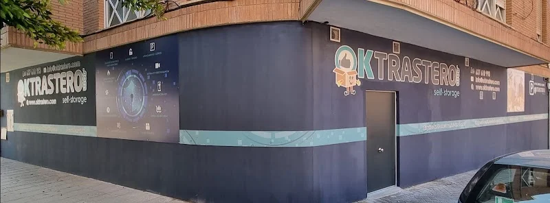 Oktrastero - Alquiler de trasteros en Almería en Tr.ª de San Luis, 52, 04009 Almería, España - Imagen 1