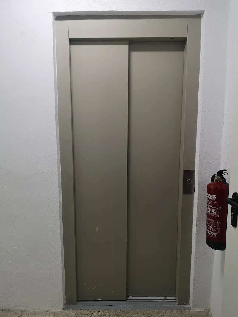 Trastero Los Picos Trasteros en Carrera de los Picos, 15, 04004 Almería, España - MejorTrastero