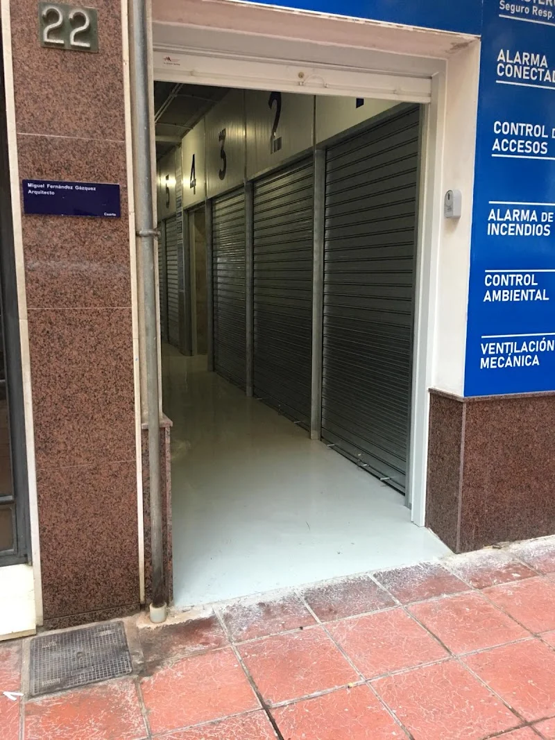 Alquiler de trasteros Hermanos Vicente en Calle Dr. Giménez Canga Argüelles, 04005 Almería, España - Imagen 1