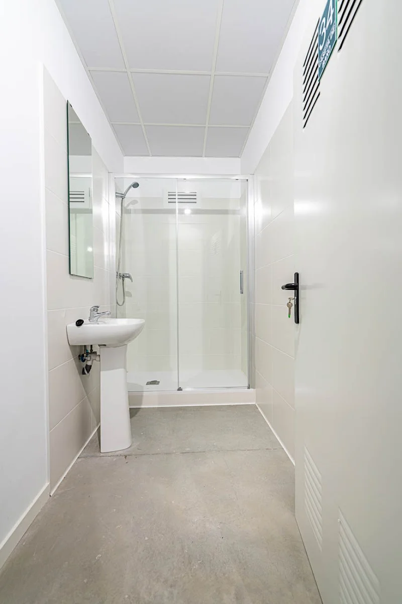 TRASTEROS VIPS ALMERIA - ZAPILLO en C. las Conchas, 2, 04007 Almería, España - Imagen 3