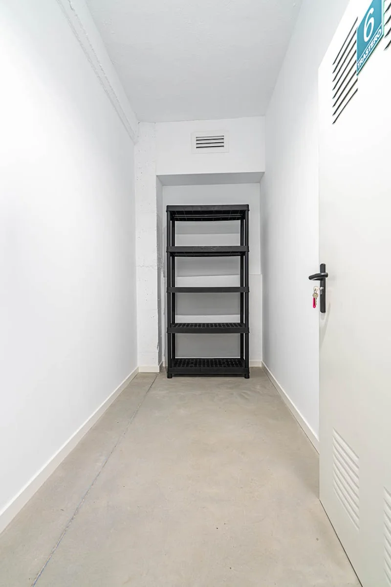 TRASTEROS VIPS ALMERIA - ZAPILLO en C. las Conchas, 2, 04007 Almería, España - Imagen 5