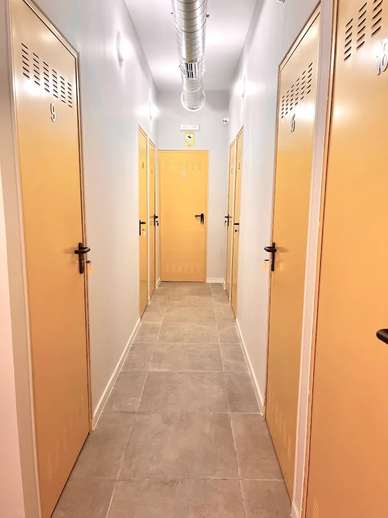 El Trastero Amarillo en Av. de Sierra Alhamilla, 104, 04007 Almería, España - Imagen 2