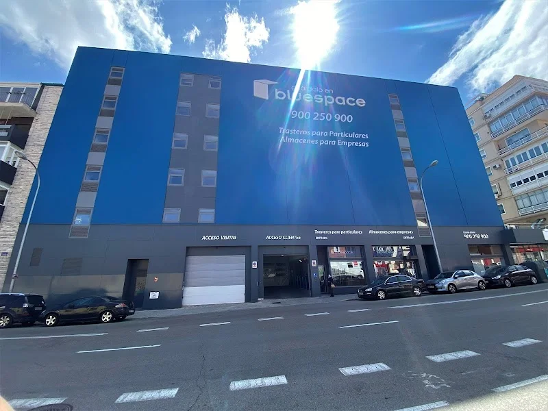 Trastero Bluespace en Av. de los Toreros, 8, Salamanca, 28028 Madrid, España - MejorTrastero