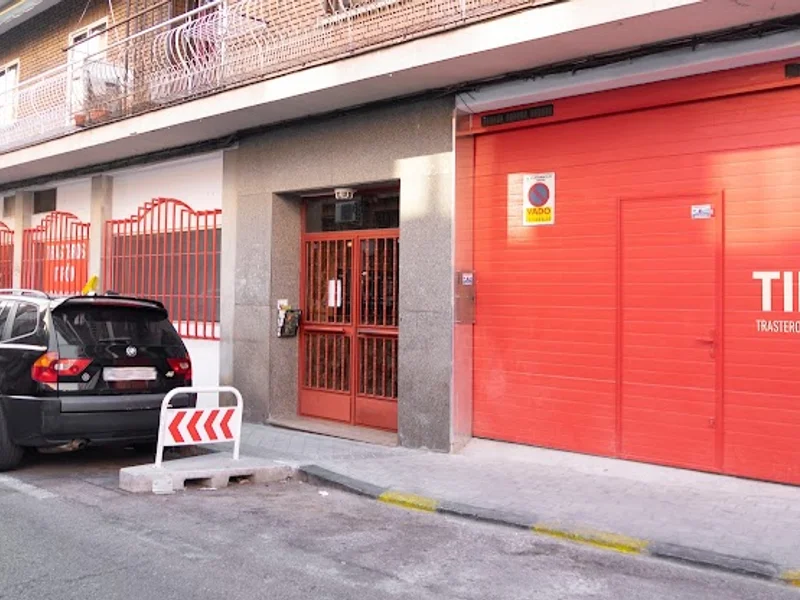 Trasteros en Pueblo Nuevo - Tifón Mini Almacenes en C. Germán Pérez Carrasco, 61, Cdad. Lineal, 28027 Madrid, España - Imagen 1
