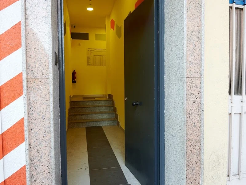 Mini Almacenes Madrid en C. del Río Ulla, 24, Cdad. Lineal, 28017 Madrid, España - Imagen 2