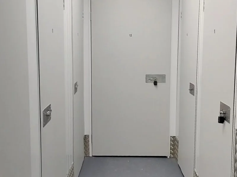 L&R TRASTEROS en C. San Lamberto, 3, posterior, Cdad. Lineal, 28017 Madrid, España - Imagen 1