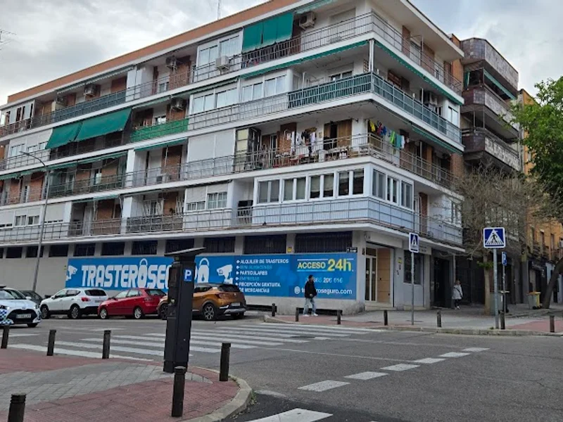 Trasteros Madrid | Alquilar trastero en madrid - Trastero Seguro Quintana en C. de los Urquiza, 24, Cdad. Lineal, 28017 Madrid, España - Imagen 4