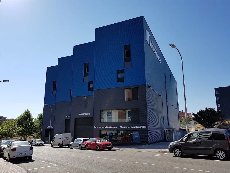 Trastero Bluespace en C. de Reus, 16, Carabanchel, 28044 Madrid, España - MejorTrastero
