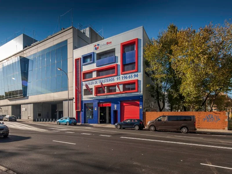 GLOBALBOX - Trasteros EMILIO MUÑOZ en C. de Emilio Muñoz, 53, San Blas-Canillejas, 28037 Madrid, España - Imagen 1