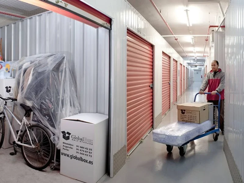 GLOBALBOX - Trasteros EMILIO MUÑOZ en C. de Emilio Muñoz, 53, San Blas-Canillejas, 28037 Madrid, España - Imagen 4