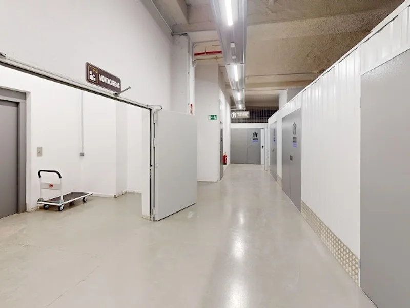 Necesito Un Trastero en Julián Camarillo, Madrid en C. de Alfonso Gómez, 37, San Blas-Canillejas, 28037 Madrid, España - Imagen 3