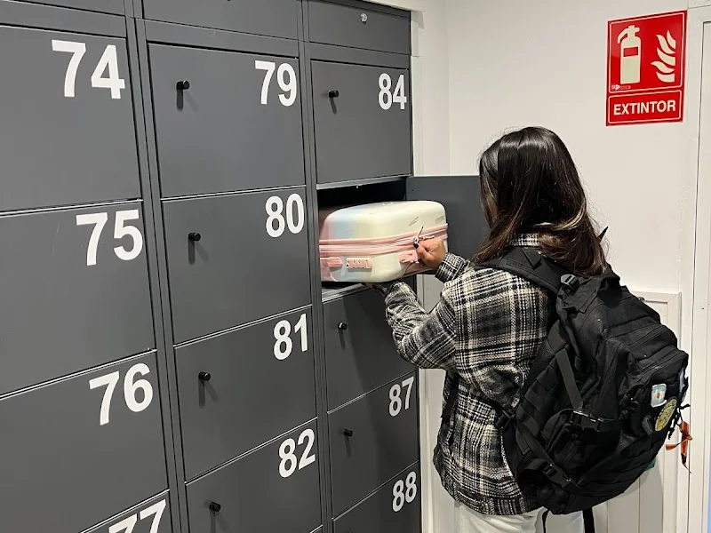 Locker in the City Madrid - Consigna 24h en Puerta del Sol en C. de Barcelona, 10, Centro, 28012 Madrid, España - Imagen 3