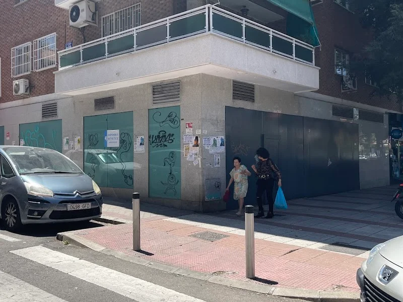 GUARDAMUEBLES BARATOS MADRID en C. de José del Hierro, 48, Cdad. Lineal, 28027 Madrid, España - Imagen 4