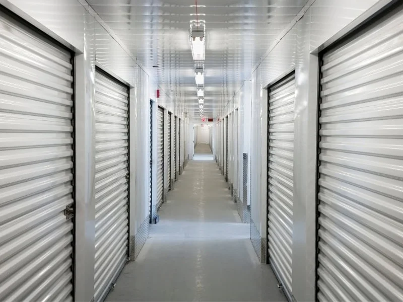 El Baúl Mini Almacenes en Av. de los Hermanos Granda, 38, San Blas-Canillejas, 28022 Madrid, España - Imagen 2