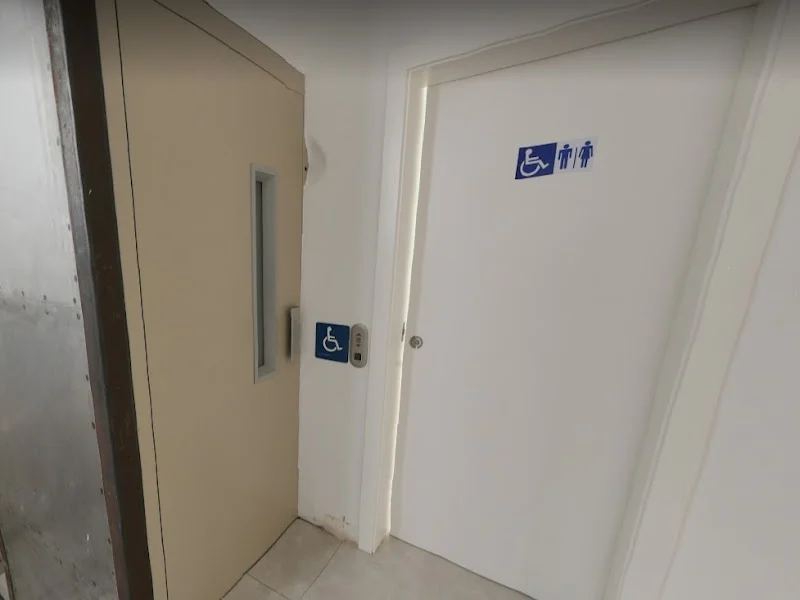 + Spacio Trasteros en C. de Bolivia, 8 Calle Bolivia 16, C. de Aguilón, 7, Chamartín, 28016 Madrid, España - Imagen 4