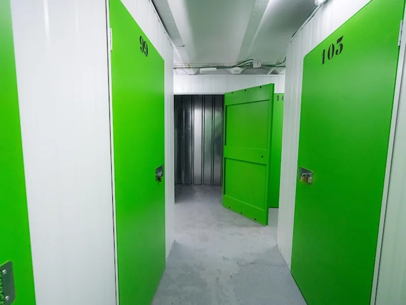 Pongo Trasteros Canillas en C. de Palermo, 42, Hortaleza, 28043 Madrid, España - Imagen 3