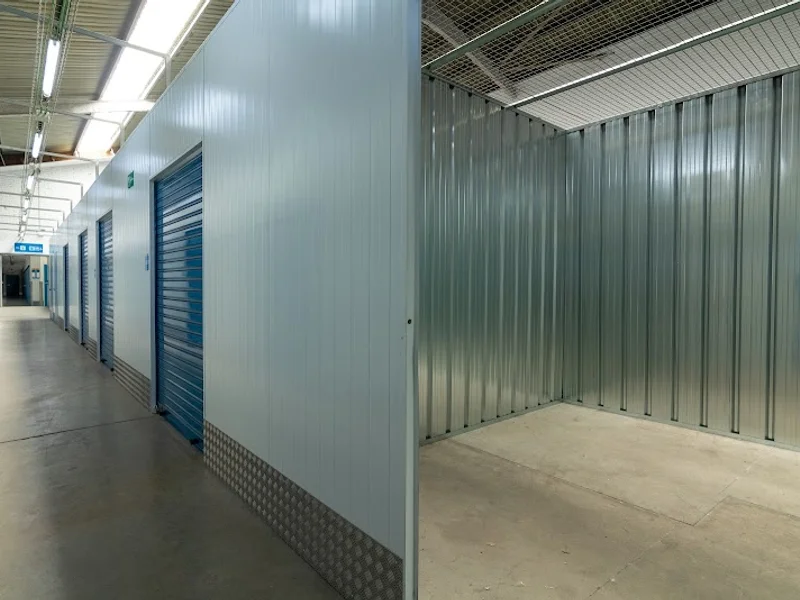 Bluespace Barajas en C. Trespaderne, 25, Barajas, 28042 Madrid, España - Imagen 4