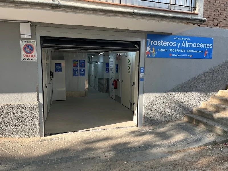 RedTras - Trasteros Artajona en C. de Artajona, 28, Moncloa - Aravaca, 28039 Madrid, España - Imagen 1