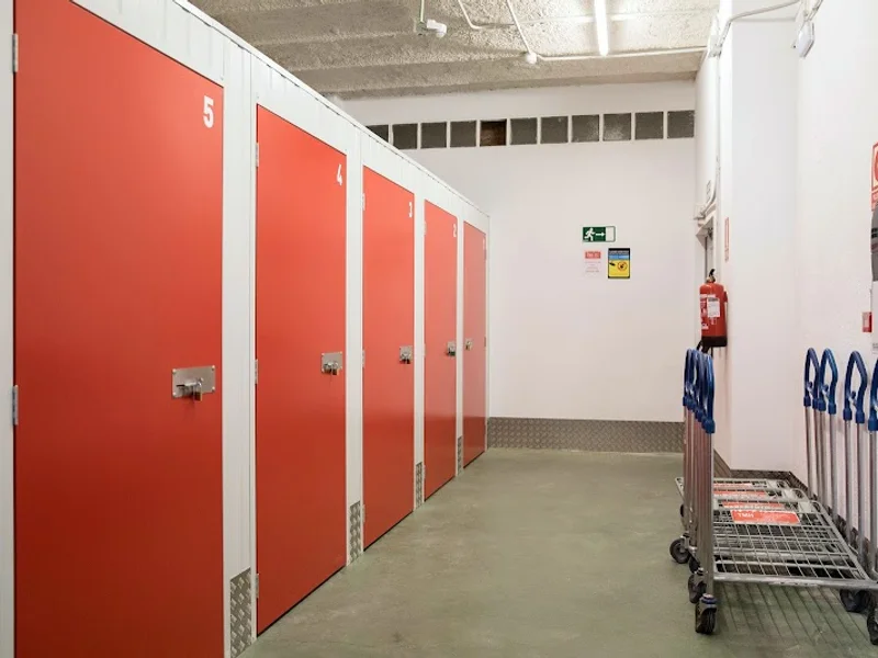 Trasteros Madrid Hortaleza los trasteros de tú barrio S.L. en C. de Servator, 19, 1ª Planta, Hortaleza, 28043 Madrid, España - Imagen 1