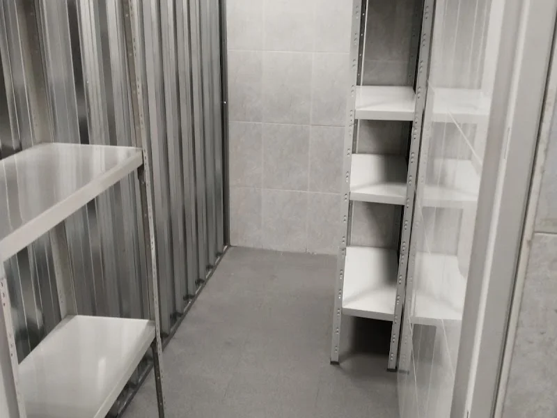 Last Trasteros Villarrosa en C. de Mota del Cuervo, Hortaleza, 28043 Madrid, España - Imagen 2