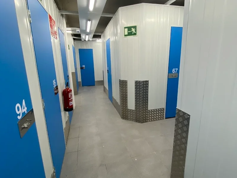 TRASTEROS BLUE BOXES,S.L. CANILLAS HORTALEZA C/ PEDROÑERAS, 9 en C. de las Pedroñeras, 9, Hortaleza, 28043 Madrid, España - Imagen 4