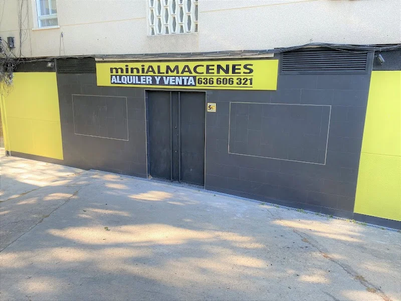 Mini Almacenes Madrid en C. de Mota del Cuervo, 35, Hortaleza, 28043 Madrid, España - Imagen 3