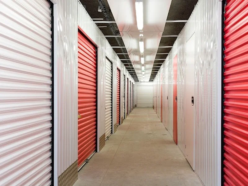 Trastero HOMEBOX Madrid Ramon y Cajal en 30 Francisco Sancha Street, Fuencarral-El Pardo, 28034 Madrid, España - MejorTrastero