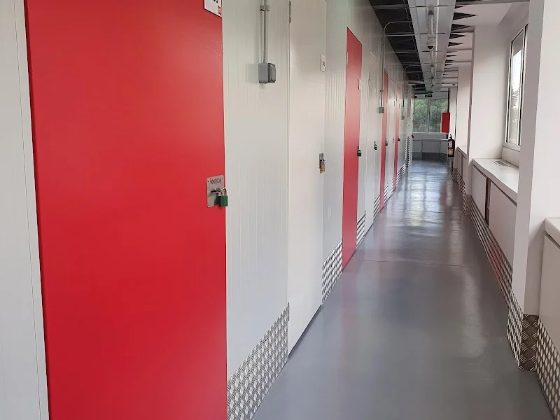 HOMEBOX Madrid Ramon y Cajal en 30 Francisco Sancha Street, Fuencarral-El Pardo, 28034 Madrid, España - Imagen 2