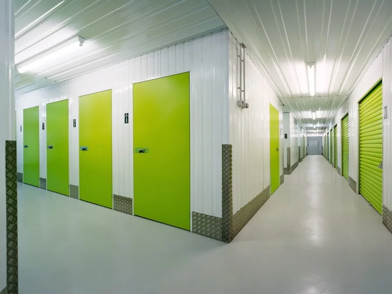 Storemore Hortaleza | Alquiler de trasteros en Cam. de la Fuente de la Mora, 7, Hortaleza, 28050 Madrid, España - Imagen 2