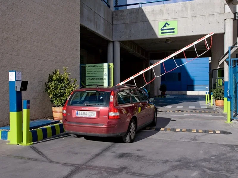 Storemore Hortaleza | Alquiler de trasteros en Cam. de la Fuente de la Mora, 7, Hortaleza, 28050 Madrid, España - Imagen 4