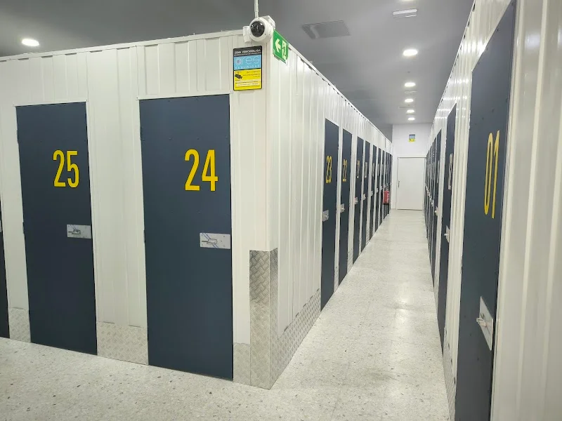 STBox en Av. de Manoteras, 22, Hortaleza, 28050 Madrid, España - Imagen 1