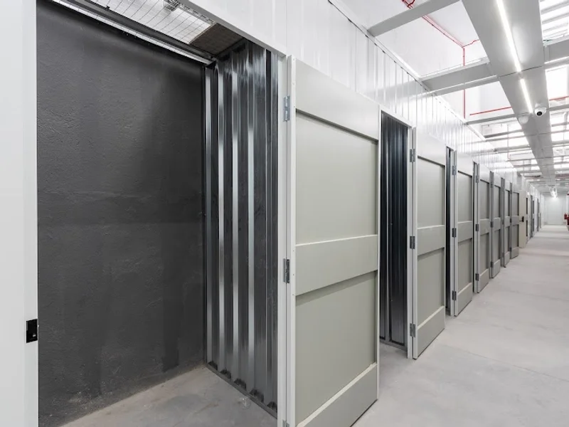 Storemore Alcobendas | Alquiler de trasteros en C. de Francisco Gervás, 6, 28108 Alcobendas, Madrid, España - Imagen 3