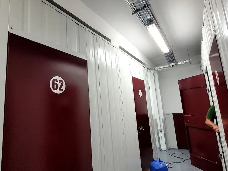 ALQUITRAS en C. de Zamora, 2, 28100 Alcobendas, Madrid, España - Imagen 2