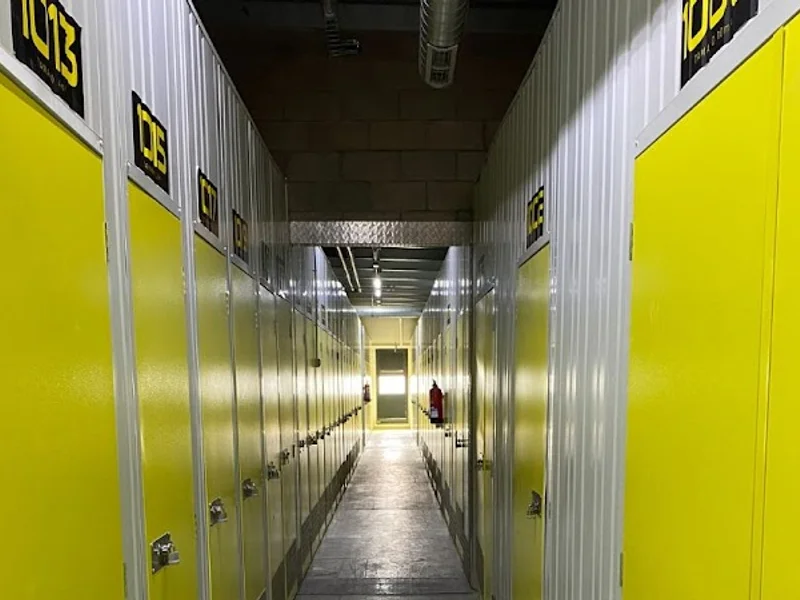 Alquiler de trasteros en Madrid | Un Trastero en C. de la Acebeda, 1, Villaverde, 28021 Madrid, España - Imagen 2