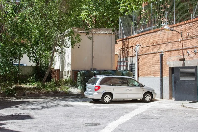 Encaja Trasteros Hortaleza en C. Villa de Pons, 5, Hortaleza, 28033 Madrid, España - Imagen 4