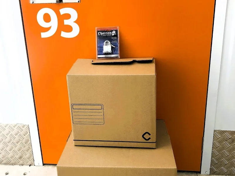 Trasteros Naranja Villaverde Bajo en C. del Platino, 25, local izquierda, Villaverde, 28021 Madrid, España - Imagen 2