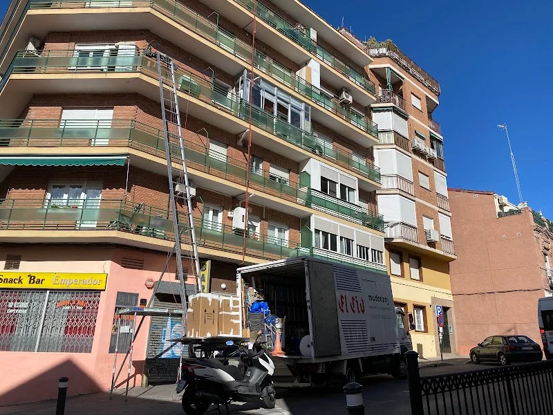 Mudanzas El Cid en C/ Gabriel Lobo, 5, Chamartín, 28002 Madrid, España - Imagen 1