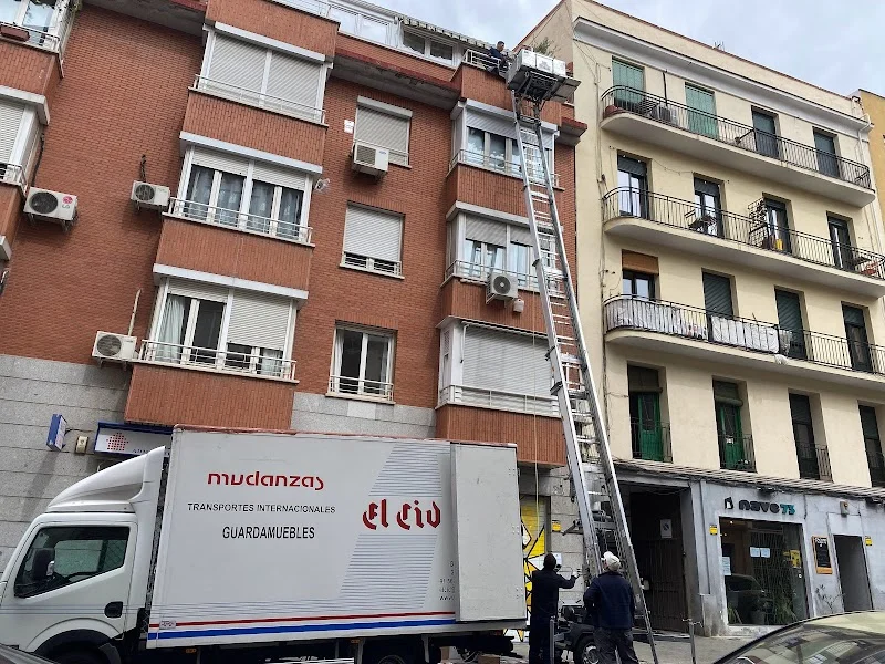 Mudanzas El Cid en C/ Gabriel Lobo, 5, Chamartín, 28002 Madrid, España - Imagen 2