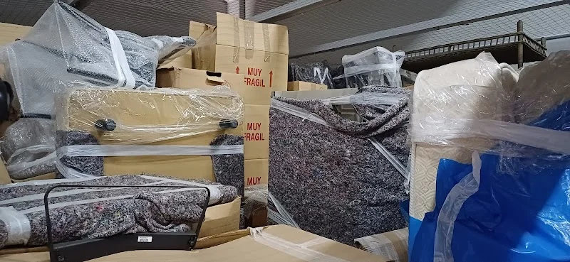 Mudanzas y Guardamuebles Johnny Sanchinarro en C. de Margarita de Parma, 3, Hortaleza, 28050 Madrid, España - Imagen 4