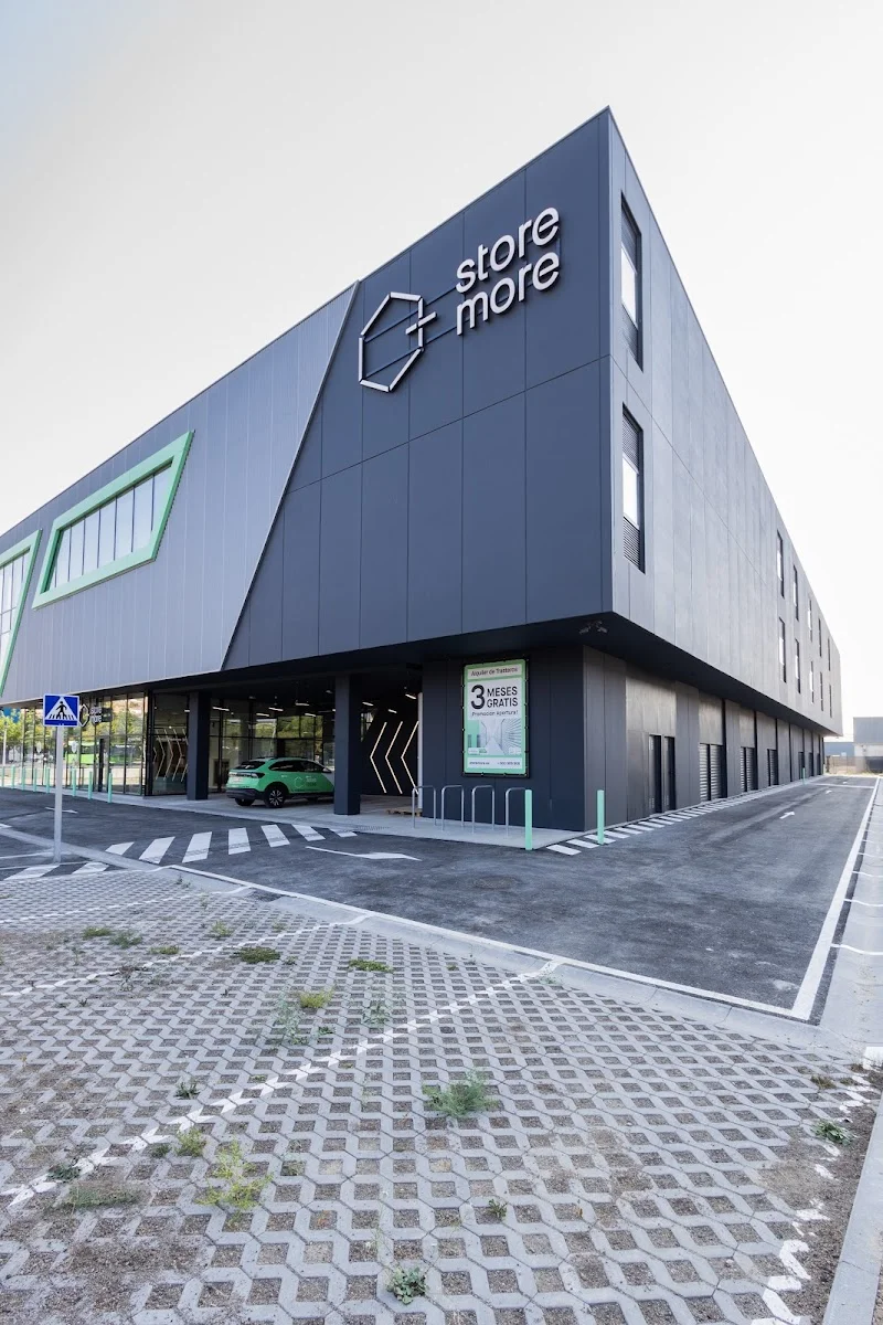 Storemore Móstoles | Alquiler de Trasteros Inteligentes en P.º de Arroyomolinos, 69, 28938 Móstoles, Madrid, España - Imagen 1