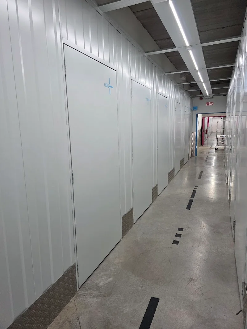 Storemore Móstoles | Alquiler de Trasteros Inteligentes en P.º de Arroyomolinos, 69, 28938 Móstoles, Madrid, España - Imagen 5