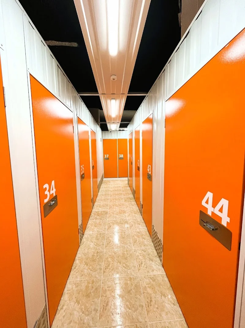 Trasteros Naranja Móstoles II en C. Camino de Leganes, 11, 28937 Móstoles, Madrid, España - Imagen 1