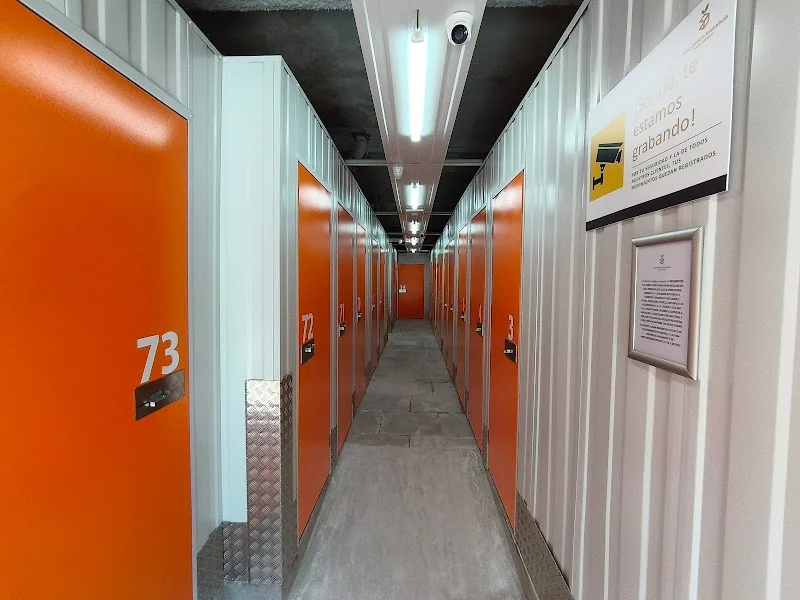 Trasteros Naranja Móstoles IV en C. Villaamil, 66, 28934 Móstoles, Madrid, España - Imagen 2