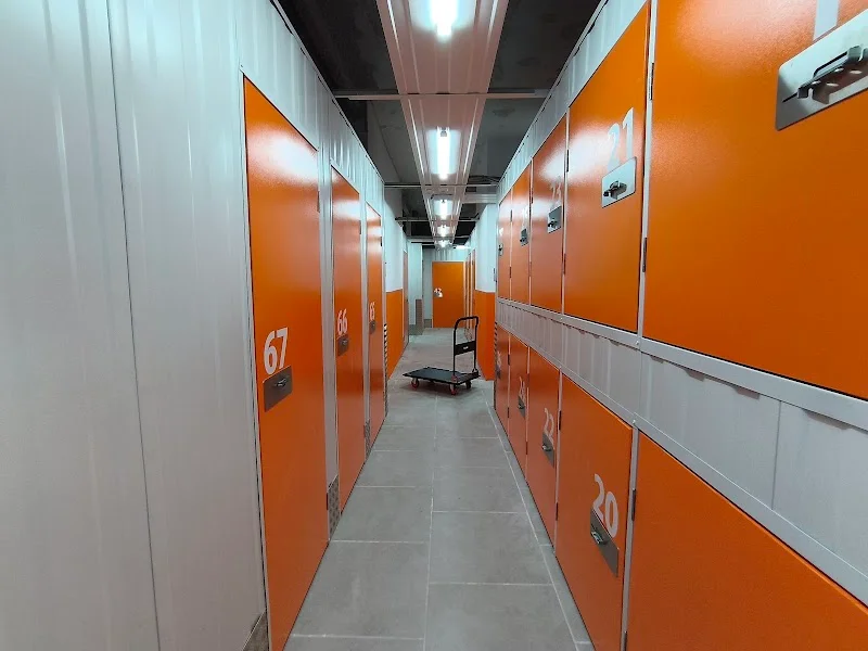 Trasteros Naranja Móstoles IV en C. Villaamil, 66, 28934 Móstoles, Madrid, España - Imagen 4