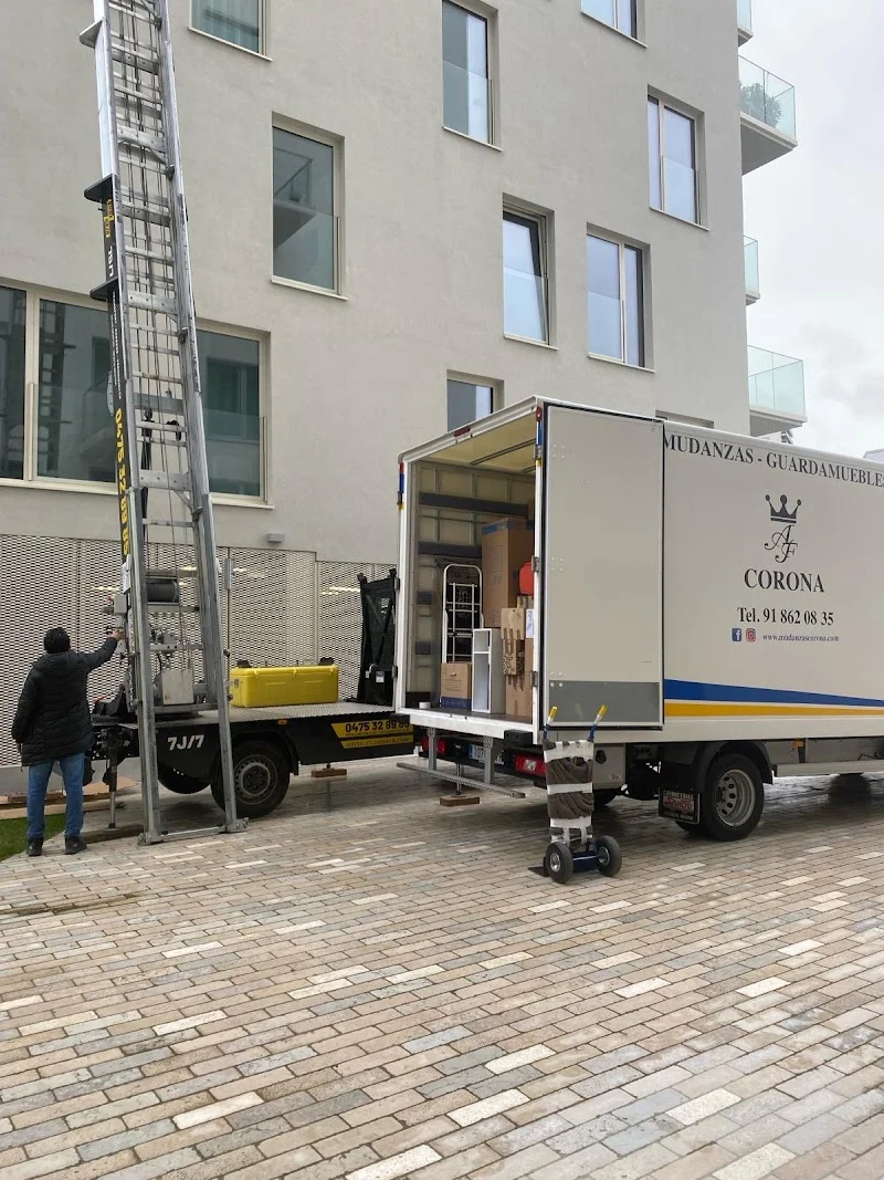 Mudanzas Corona - Mudanzas y guardamuebles en Av. de Portugal, 8, 28932 Móstoles, Madrid, España - Imagen 2