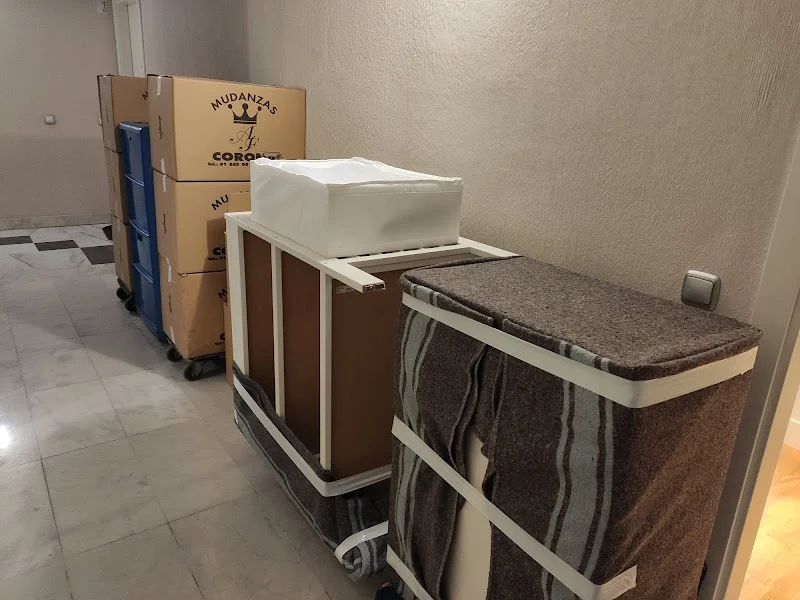 Mudanzas Corona - Mudanzas y guardamuebles en Av. de Portugal, 8, 28932 Móstoles, Madrid, España - Imagen 3