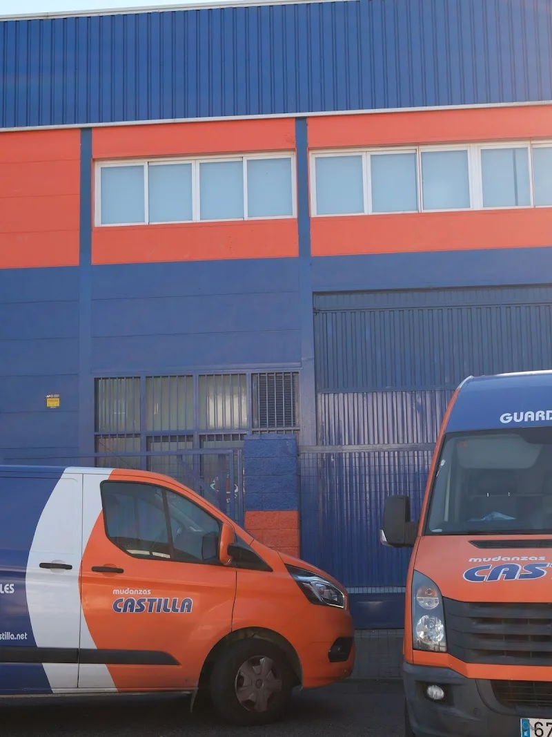 Guardamuebles y Trasteros MCastilla en C. Pto. Navacerrada, 55, 28935 Móstoles, Madrid, España - Imagen 1