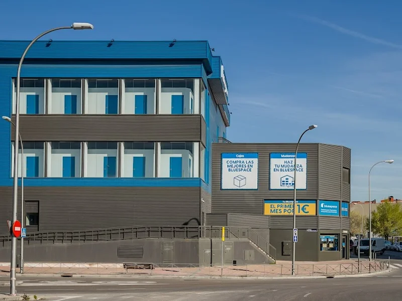 Bluespace Vallecas en C. Casas de Miravete, 30, Vallecas, 28031 Madrid, España - Imagen 2