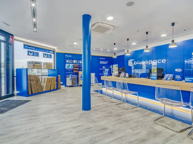 Bluespace Vallecas en C. Casas de Miravete, 30, Vallecas, 28031 Madrid, España - Imagen 3